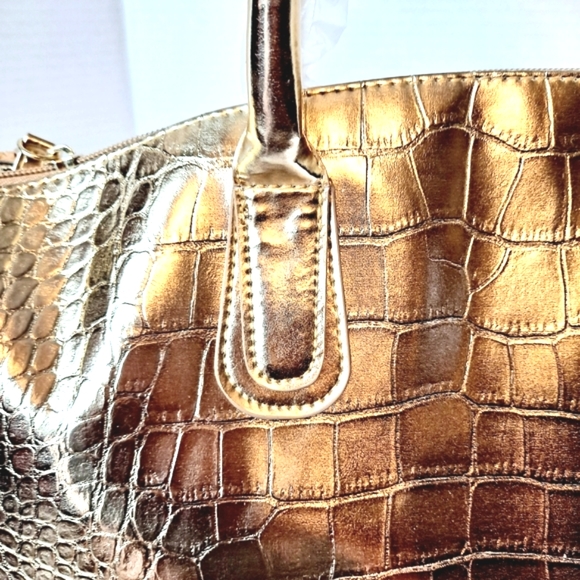 Gold Tote with Zipper Large - Picture 6 of 7